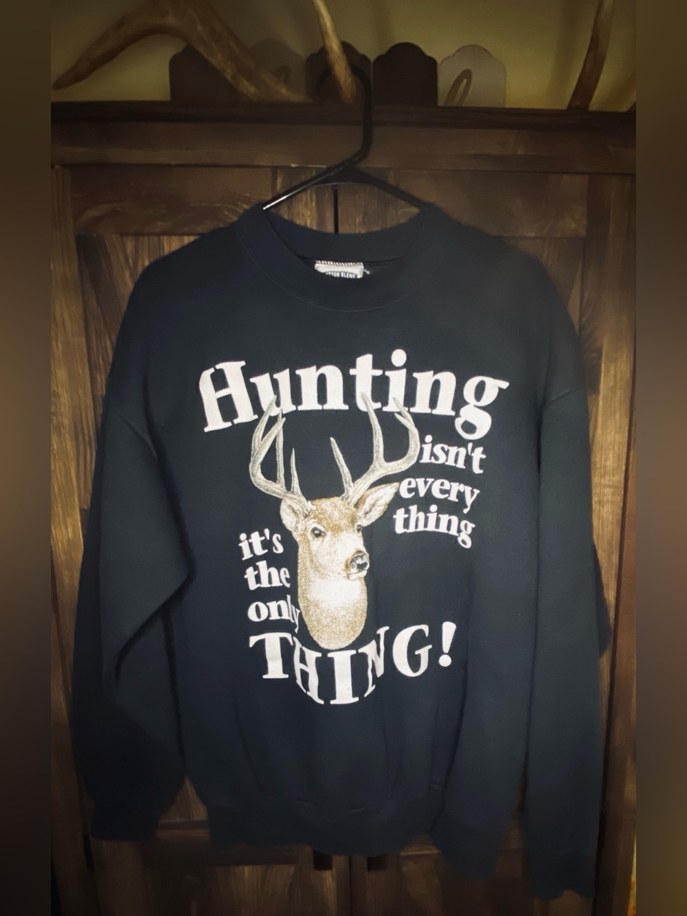 VTG Lee Men's Black Hunting Graphic Crewneck Sweatshirt